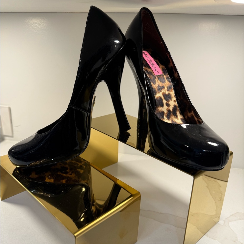 Patent Leather Black Stiletto Heels with Platform - Picture 4 of 10